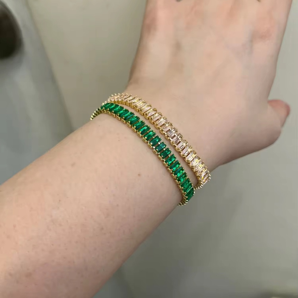 Elegant Gold and Green Bracelet Set